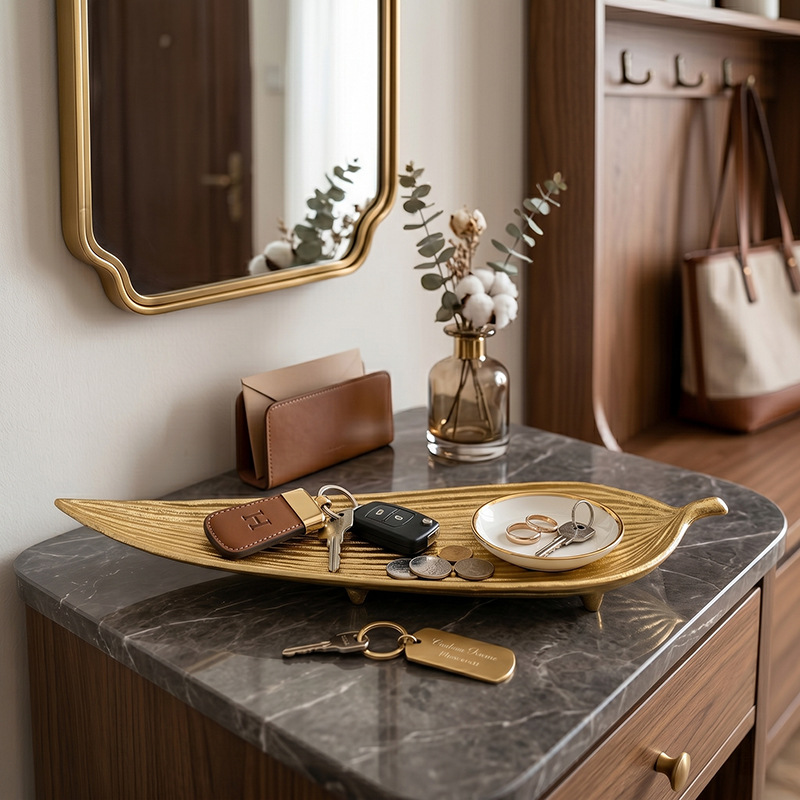 アンティーク調のゴールド装飾トレイ、葉っぱと花のモチーフが施 - Candle Holder Decor のレビューと価格