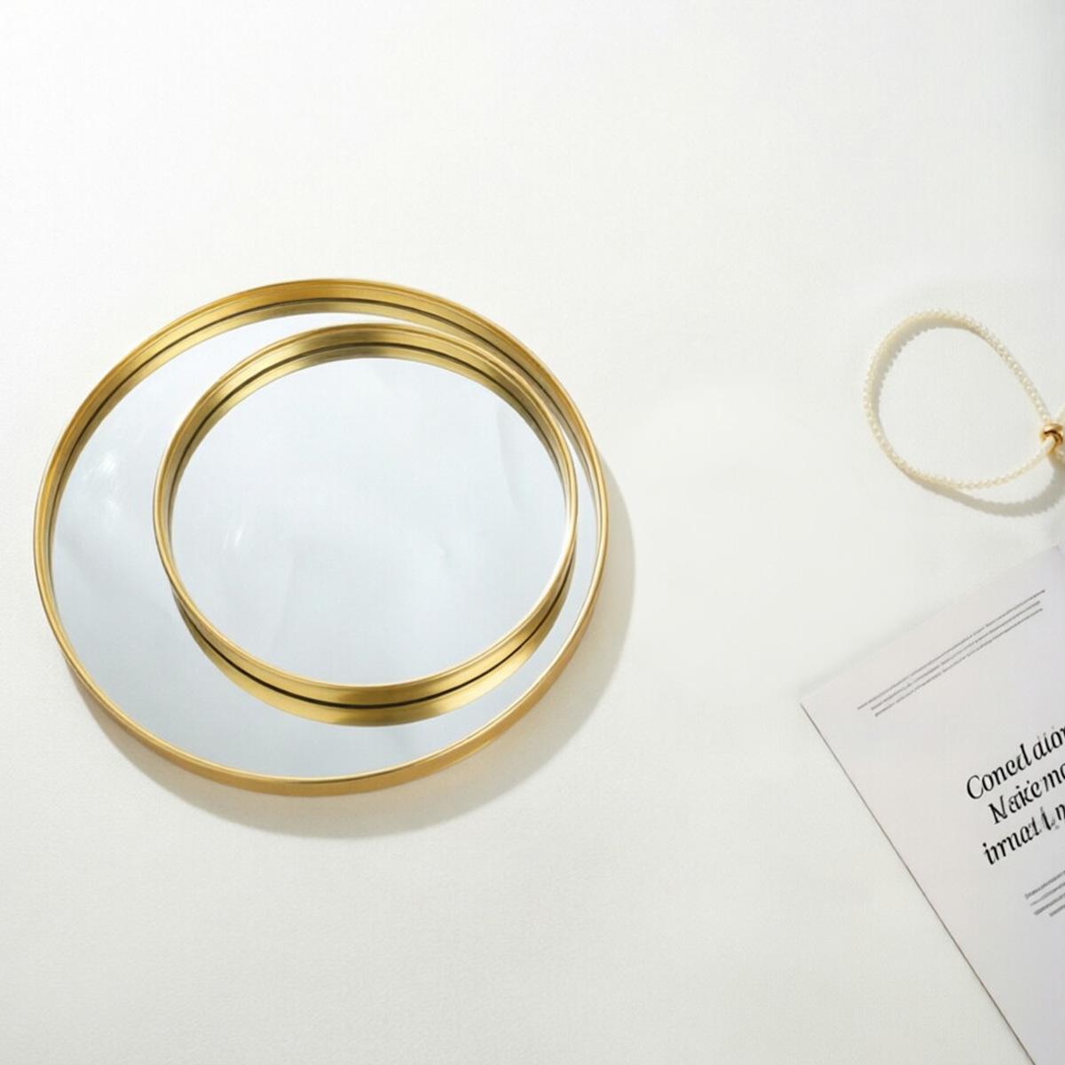 ゴールドトーンの丸型ミラートレイ、ジュエリーやアロマセラピー - Decorative Mirror のレビューと価格
