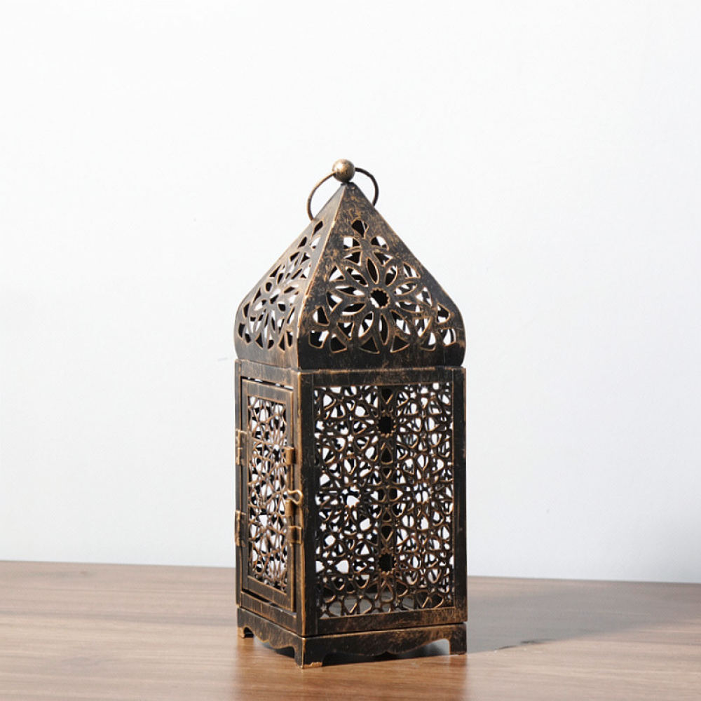 素朴なモロッコ風の鉄製キャンドルランタン。中空の金属装飾が施 - Candle Holder Decor のレビューと価格