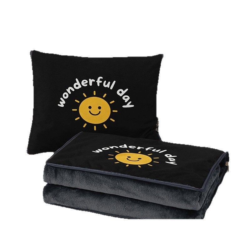 美しいプリントが施された、柔らかいグレーのベルベット素材のピ - Throw Pillow のレビューと価格